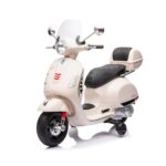 Giaquinto Vespa GTS Bianca